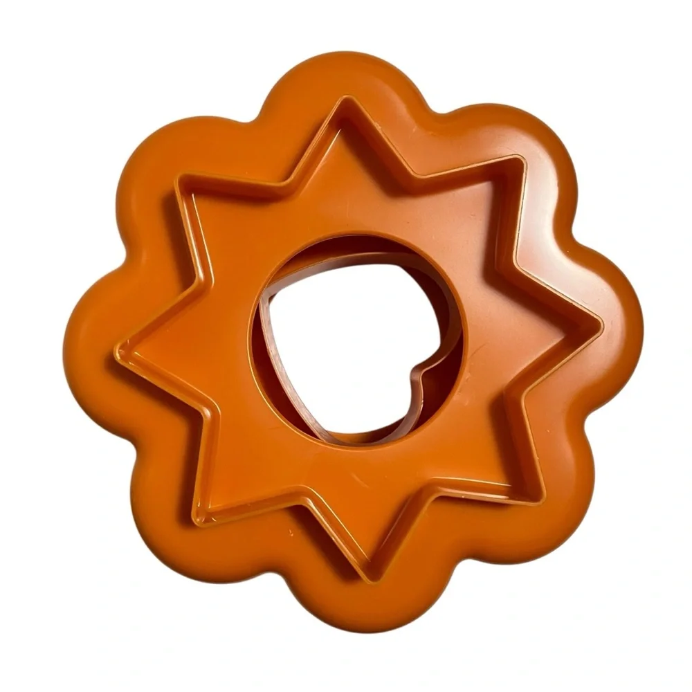 Tupperware Vintage 5-piece Orange Nesting Flower Cookie Cutter Set 1654 - 1658